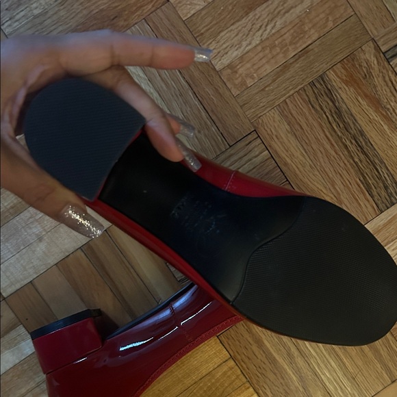 Elegant Red Women's Ballet Flats - Picture 3 of 4